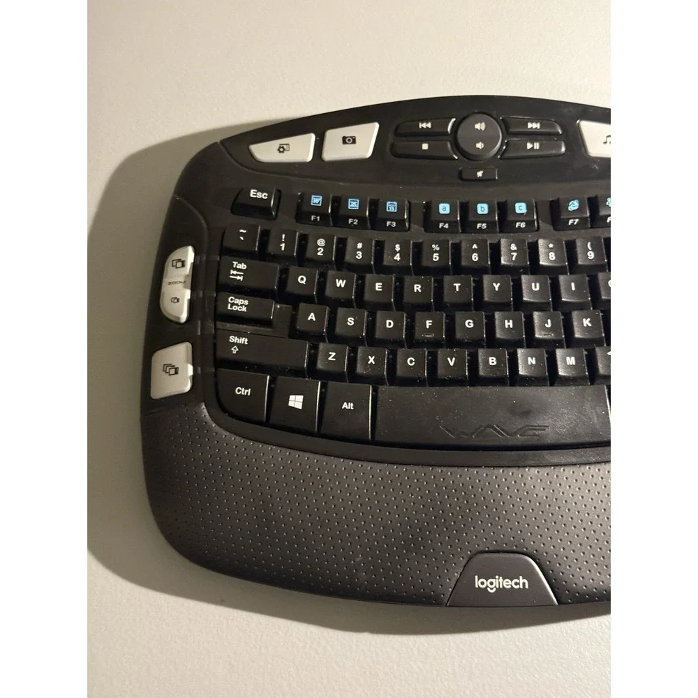 Logitech K350 Ergonomic Wireless Keyboard and Mouse (K350 / M710) Dongle Paired